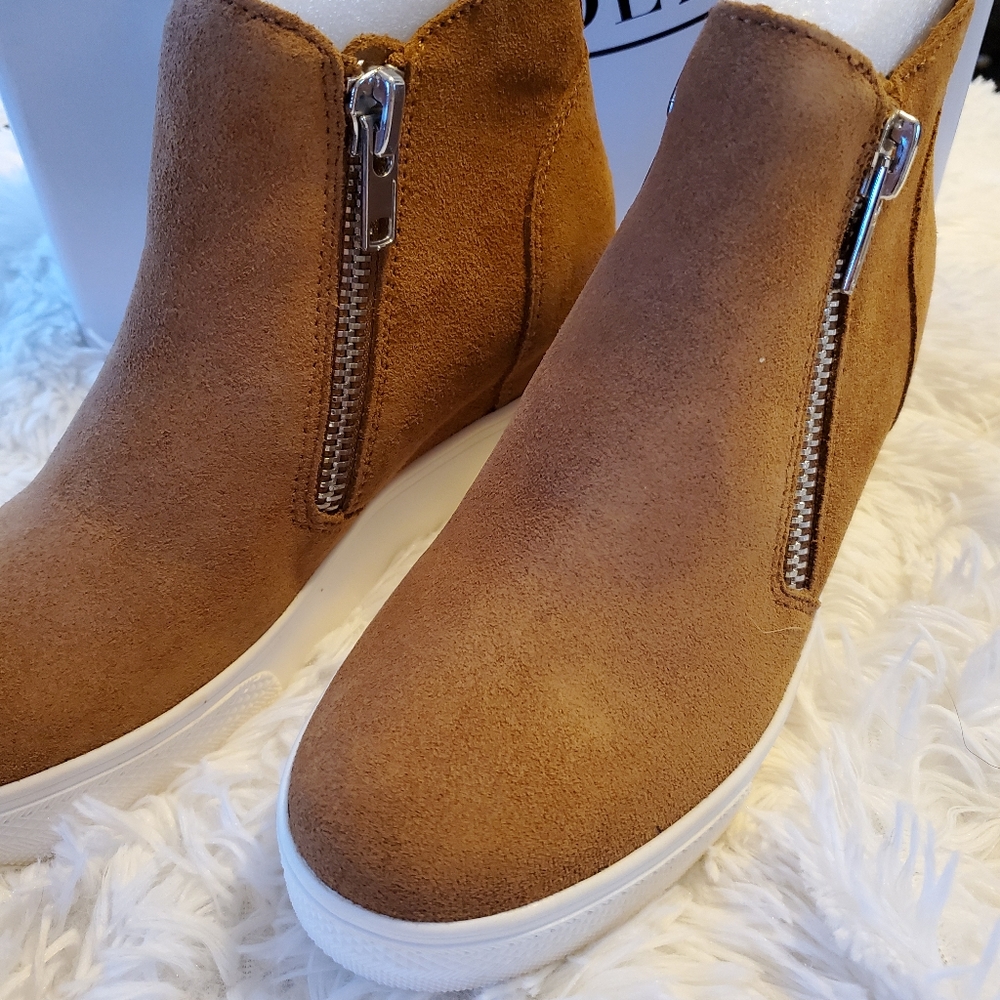 SOLD-Steve Madden wedgies - Picture 3 of 4